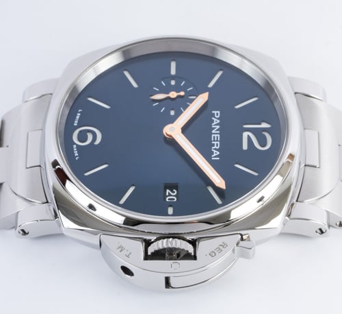 Crown Side Shot of Luminor Due 42
