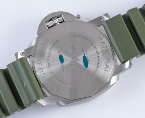 Caseback of Submersible QuarantaQuattro Bianco