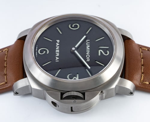 Crown Side Shot of Luminor Base Titanio