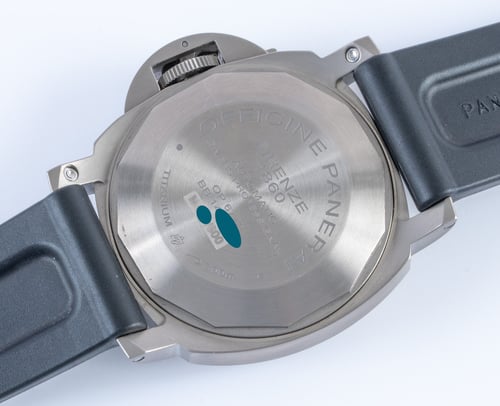 Caseback of Luminor Submersible