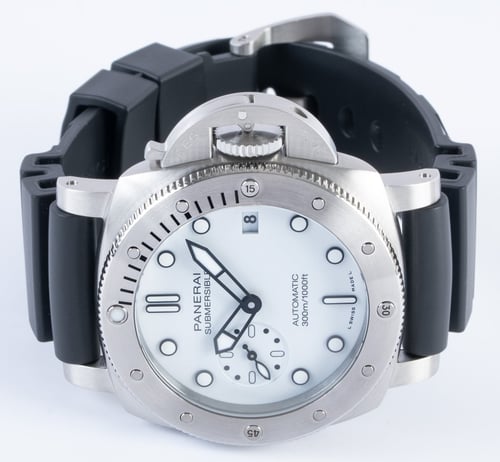 Front View of Submersible 42 Bianco