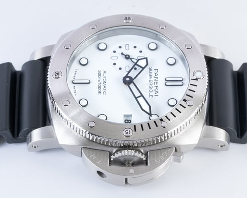 Crown Side Shot of Submersible 42 Bianco