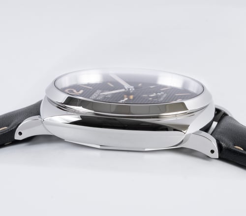 9' Side Shot of Radiomir 1940 3 Day GMT