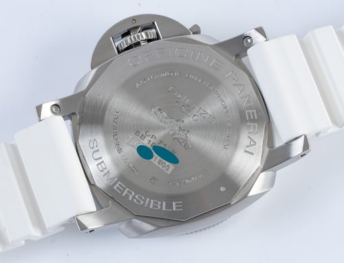 Caseback of Luminor Submersible 1950 3 Days Auto 42mm