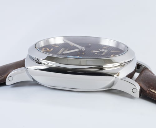 9' Side Shot of Luminor GMT Power Reserve 42mm