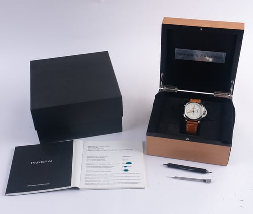 Box / Paper shot of Luminor 1950 PCYC Flyback Chronograph