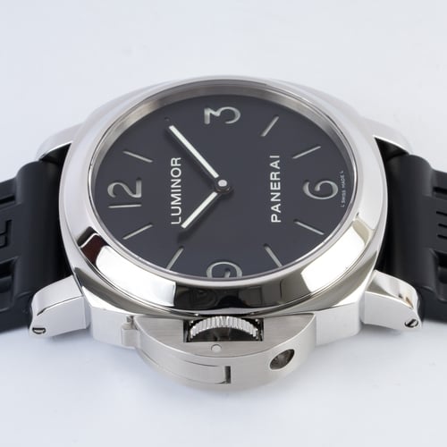 Crown Side Shot of Luminor 'DESTRO' Base Left-Handed