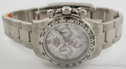 Front View of Daytona Cosmograph