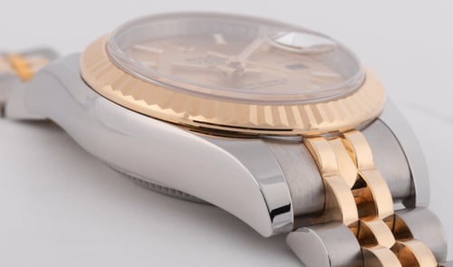 9' Side Shot of Ladies Datejust