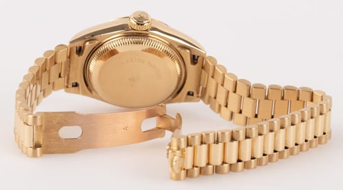 Open Clasp Shot of Ladies Datejust President