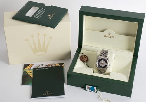 Box / Paper shot of Datejust