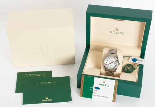 Box / Paper shot of Datejust