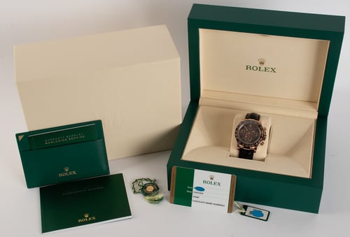Box / Paper shot of Daytona Cosmograph