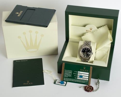 Box / Paper shot of Datejust