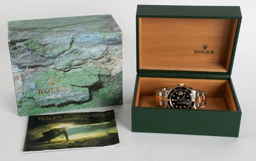 Box / Paper shot of Submariner Date