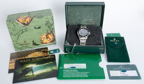 Box / Paper shot of Submariner