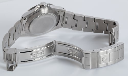 Open Clasp Shot of Submariner