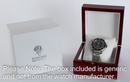 Box / Paper shot of Submariner Date
