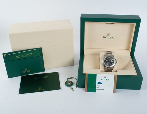 Box / Paper shot of Yacht-Master