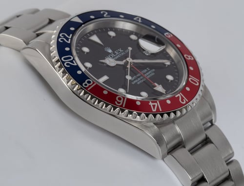 9' Side Shot of GMT-Master II 'Pepsi'