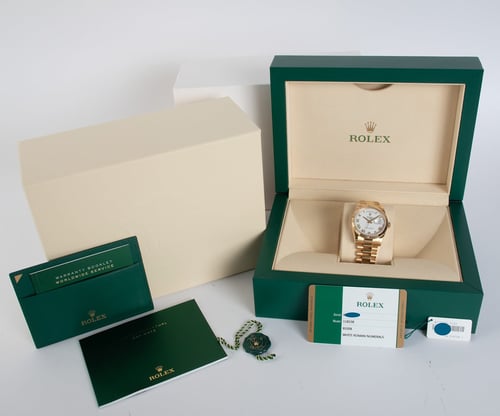 Box / Paper shot of Day-Date President