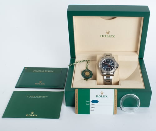 Box / Paper shot of Yacht-Master 40