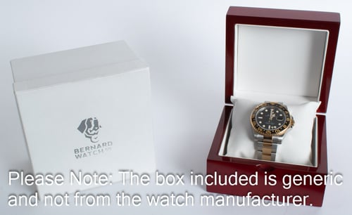 Box / Paper shot of GMT-Master II