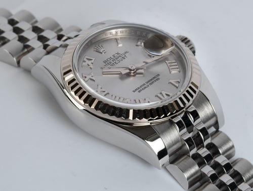 9' Side Shot of Ladies Datejust