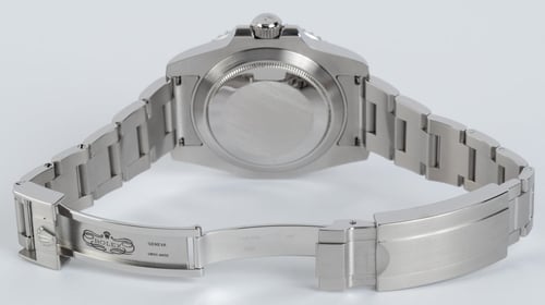 Open Clasp Shot of Submariner Date