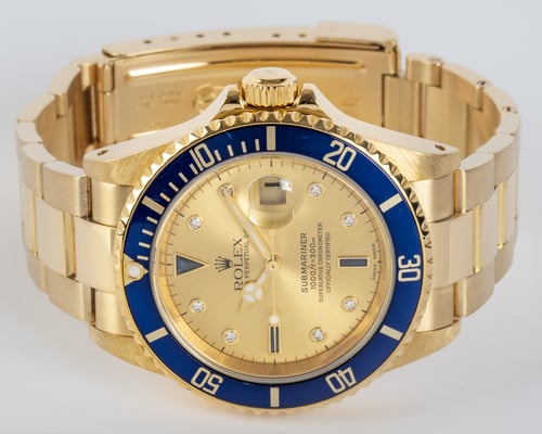 Front View of Submariner Date