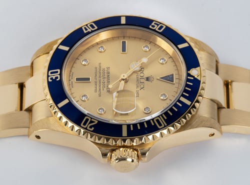 Crown Side Shot of Submariner Date