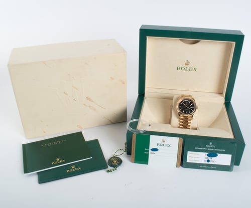 Box / Paper shot of Day-Date 40 President