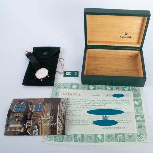 Box / Paper shot of Cellini 34