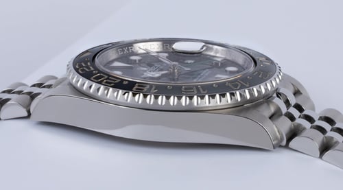 9' Side Shot of GMT-Master II 'Bruce Wayne'