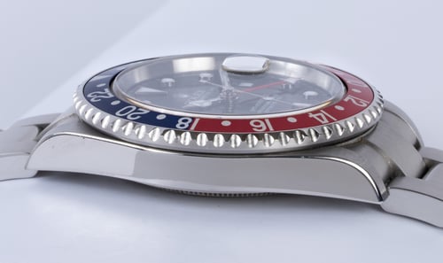 9' Side Shot of GMT-Master II 'Pepsi'