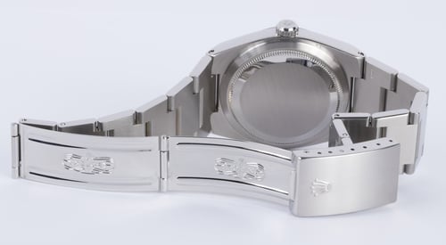 Open Clasp Shot of Datejust OysterQuartz