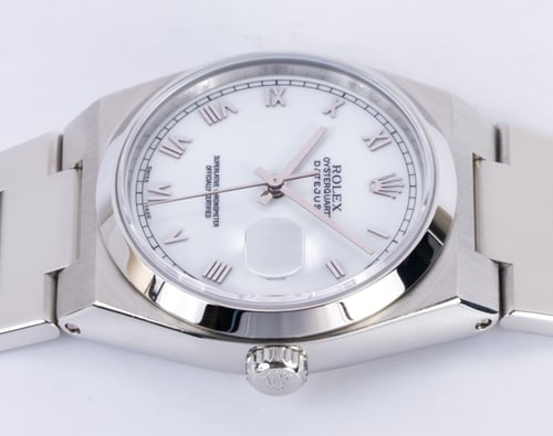 Crown Side Shot of Datejust OysterQuartz