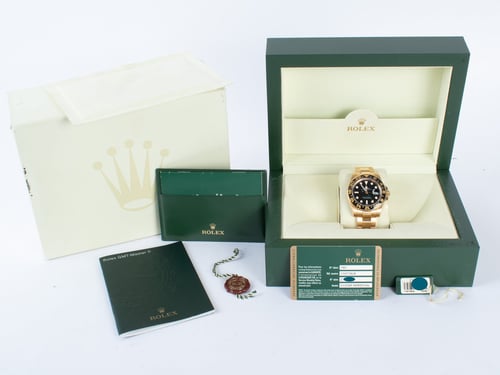 Box / Paper shot of GMT-Master II