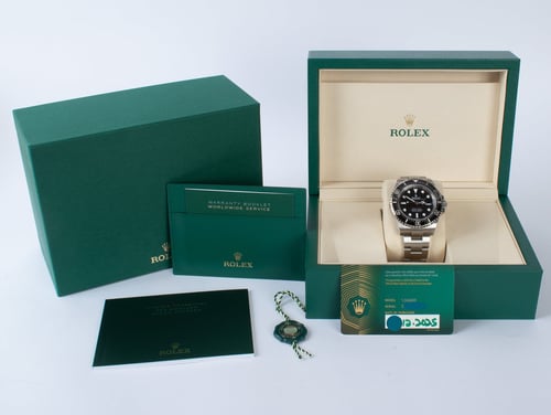 Box / Paper shot of Sea-Dweller 43mm