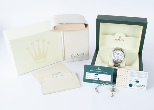 Box / Paper shot of Explorer II '3186'