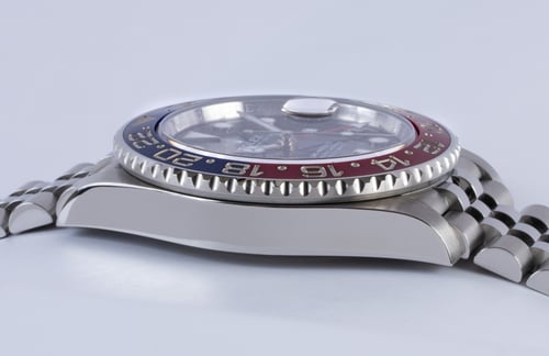 9' Side Shot of GMT-Master II 'Pepsi'