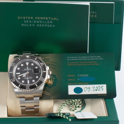 View in Box of Sea-Dweller 43mm
