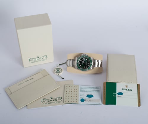 Box / Paper shot of Submariner Date 'Hulk'