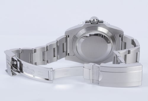 Open Clasp Shot of Submariner Date 'Hulk'