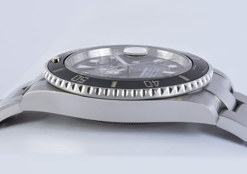 9' Side Shot of Submariner Date 41