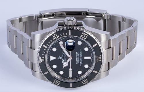 Front View of Submariner Date