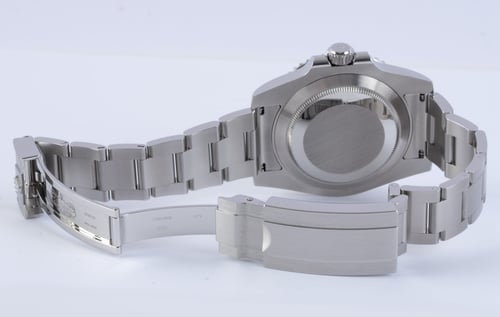 Open Clasp Shot of Submariner Date
