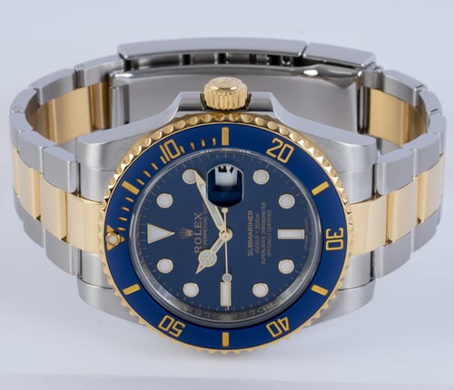 Front View of Submariner Date
