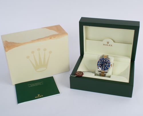 Box / Paper shot of Submariner Date