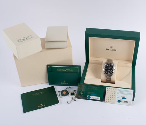 Box / Paper shot of Explorer 39MM 'Full Lume'